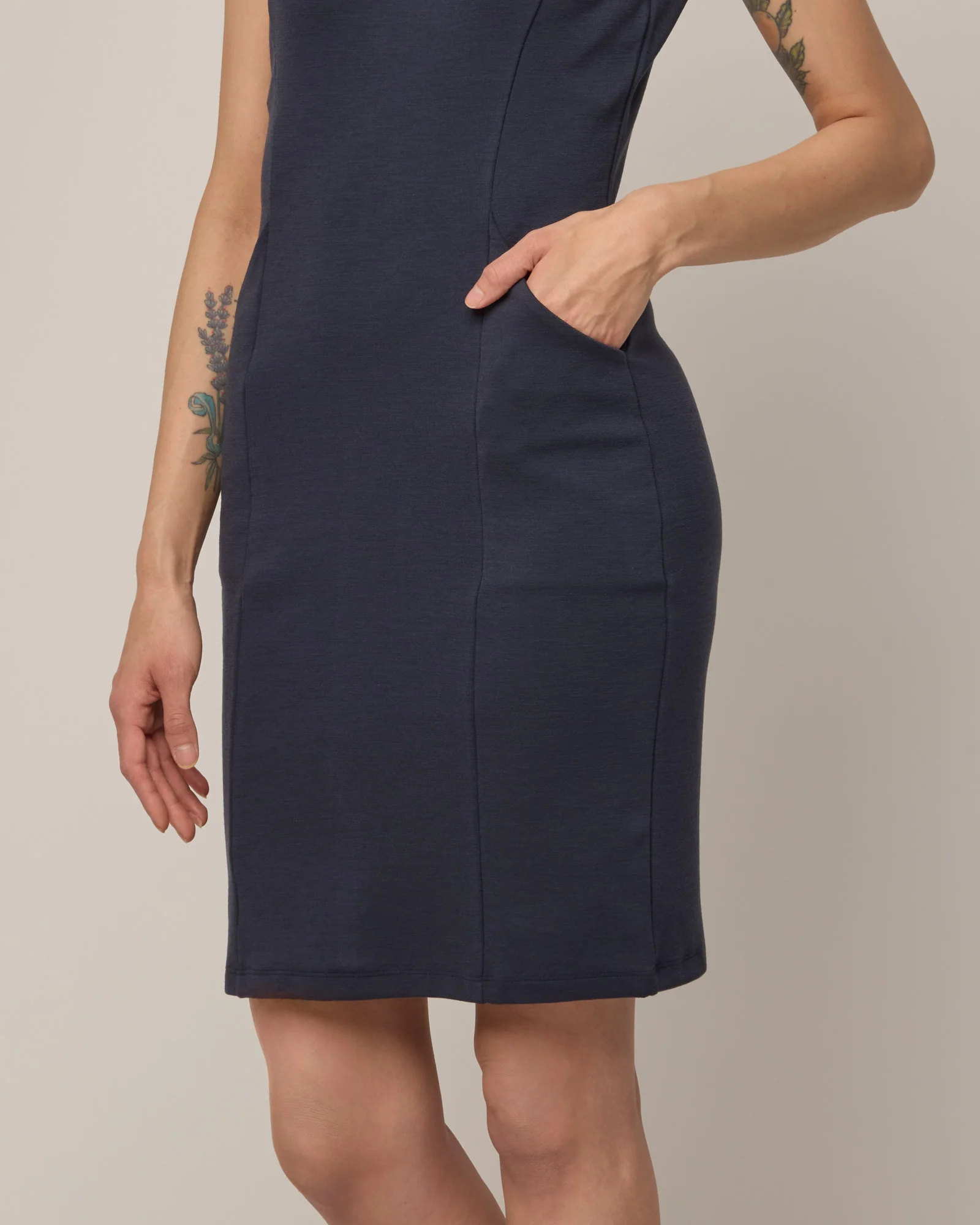 Kalle Fitted Dress - Image 4