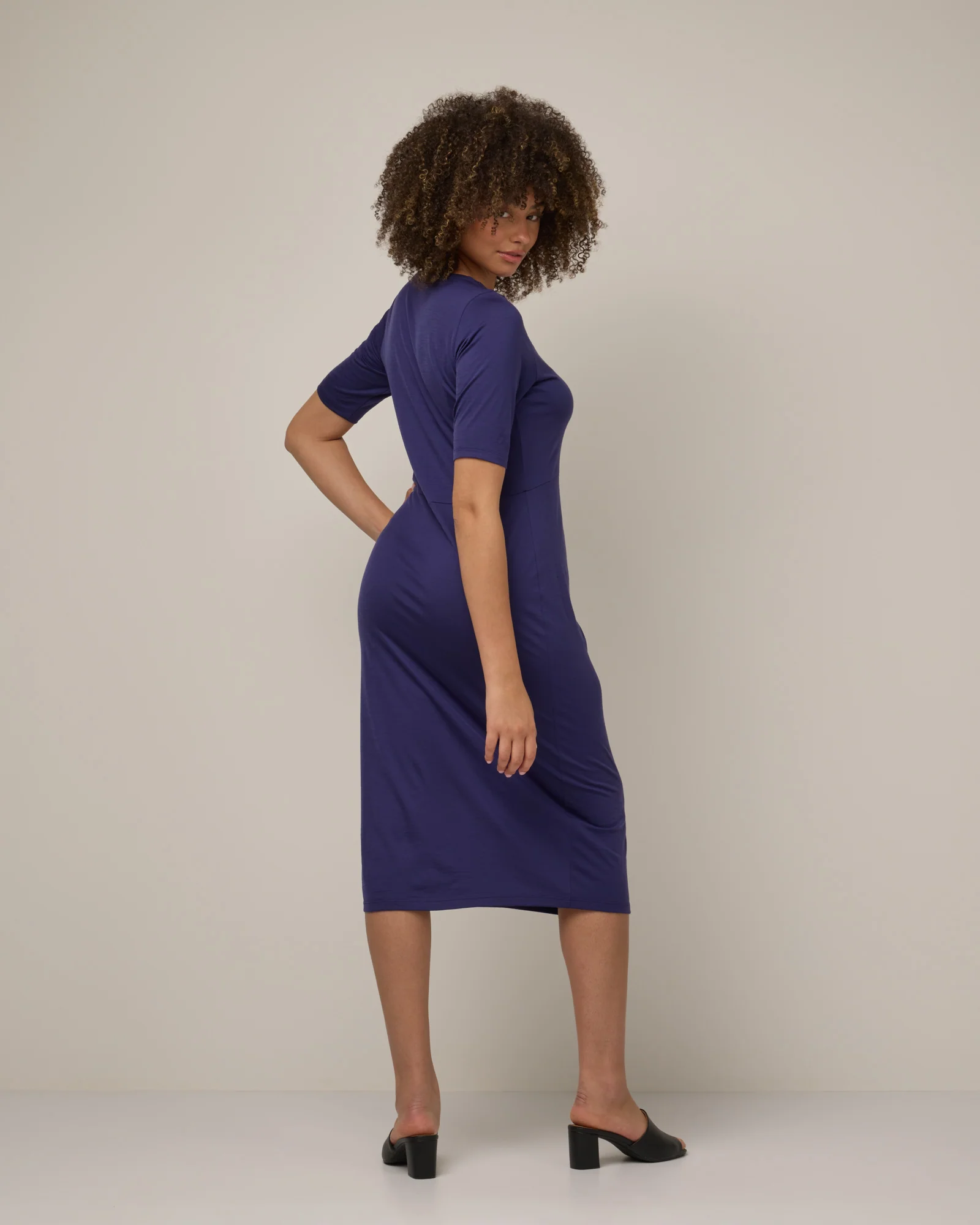 London Fitted Dress - Image 3