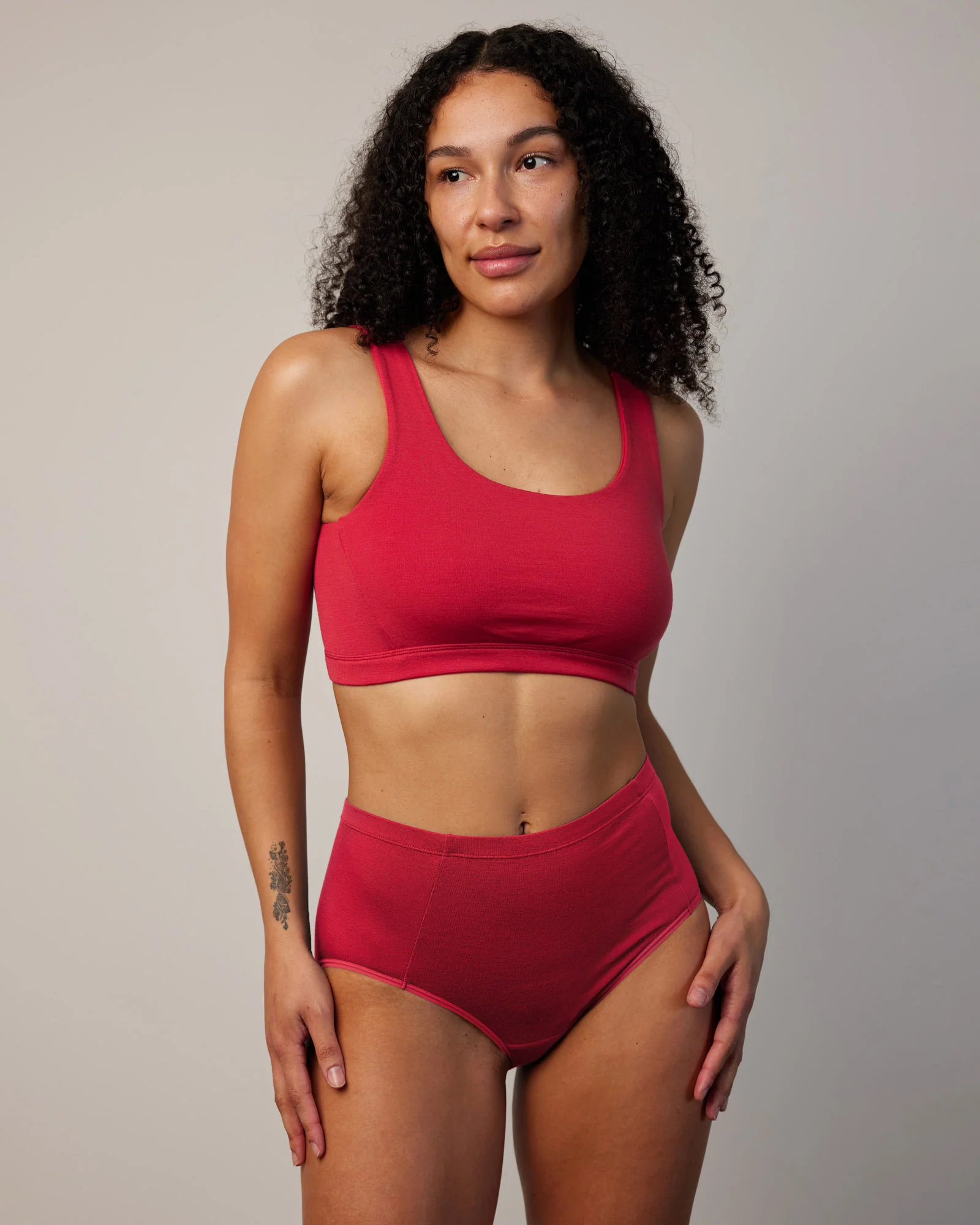Roam Scoop Neck Bra - Image 3