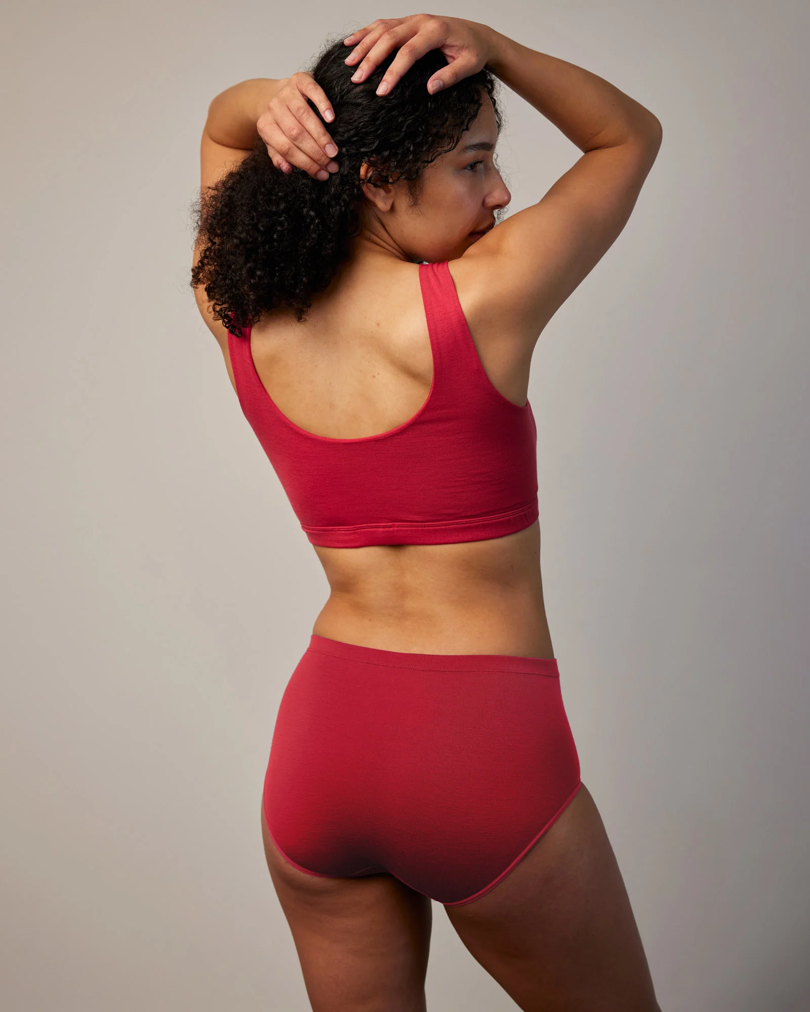 Roam Scoop Neck Bra - Image 4
