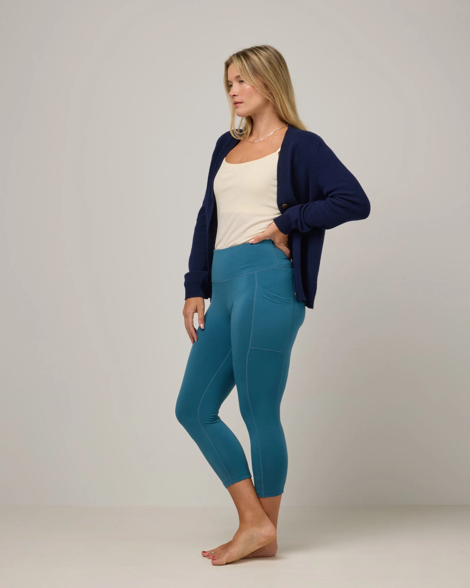 Summit Pocket Crop Legging - Image 2