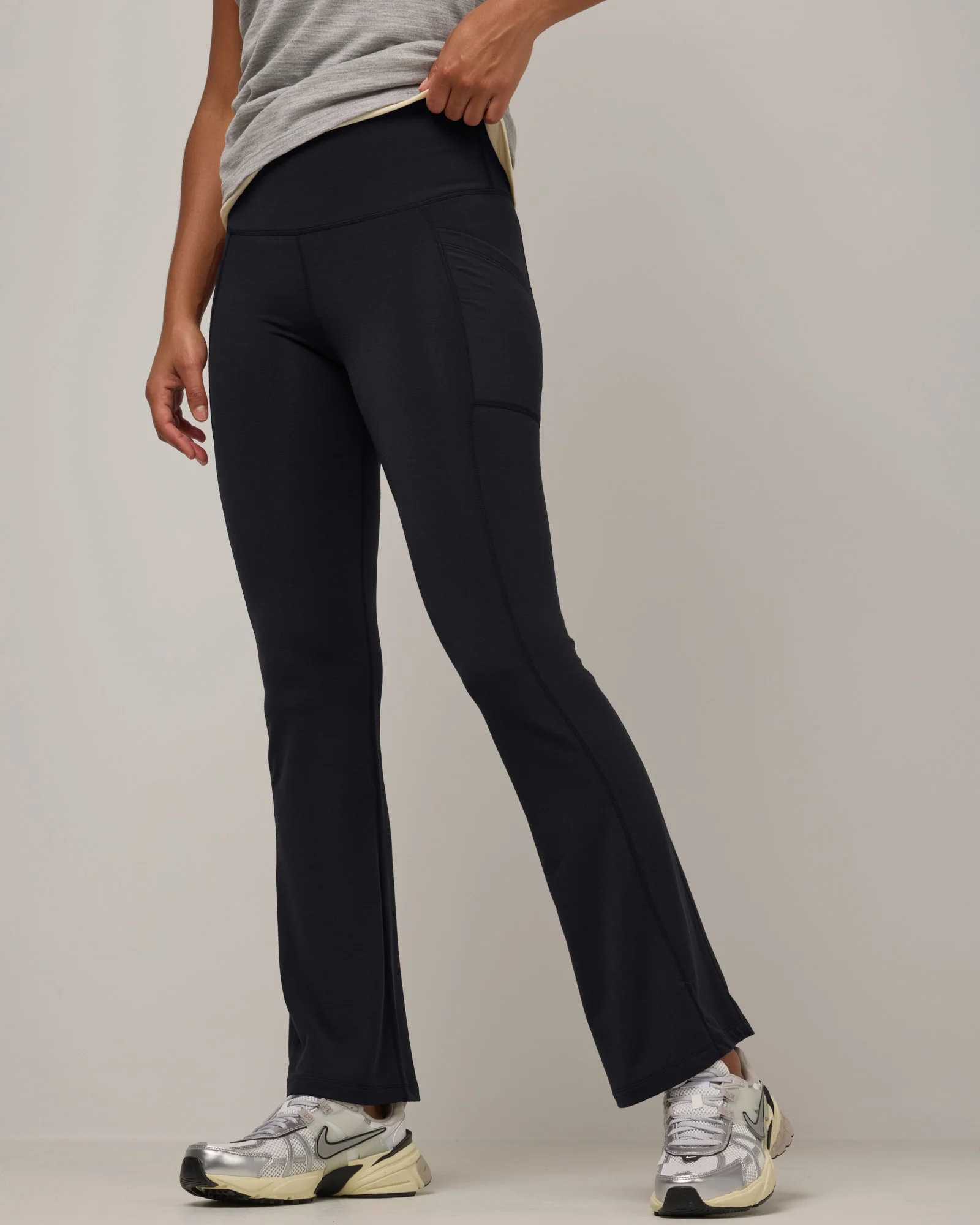 Summit Straight Cut Pocket Legging - Image 2