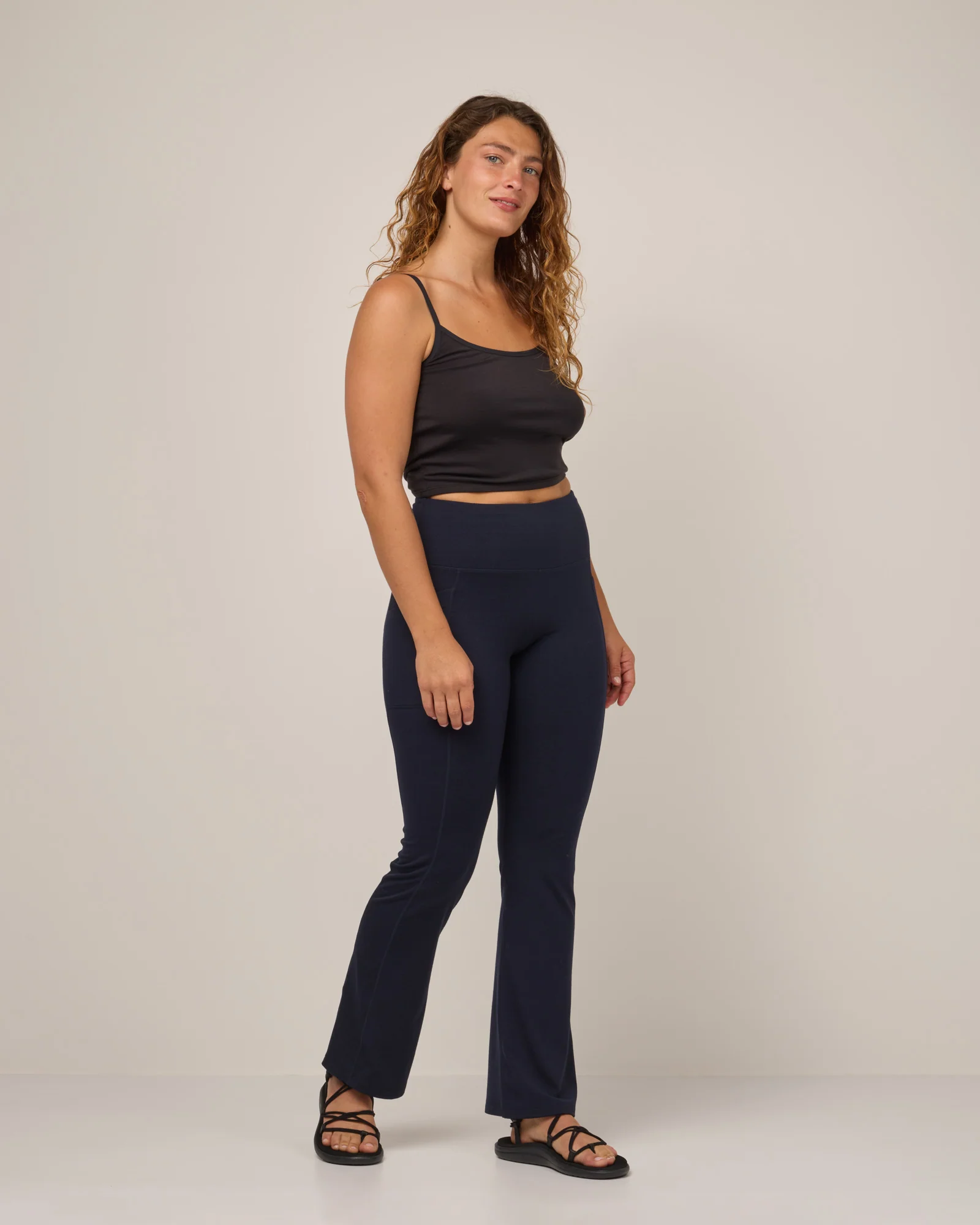 Summit Straight Cut Pocket Legging